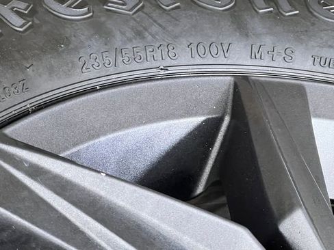 Used 2024 Volkswagen Tiguan SE image 34