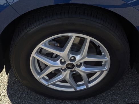 Certified 2024 Ford Edge SEL image 7