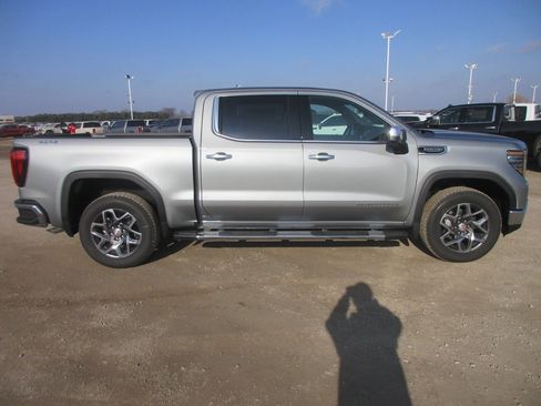 New 2026 GMC Sierra 1500 SLT w/ SLT Premium Package image 3