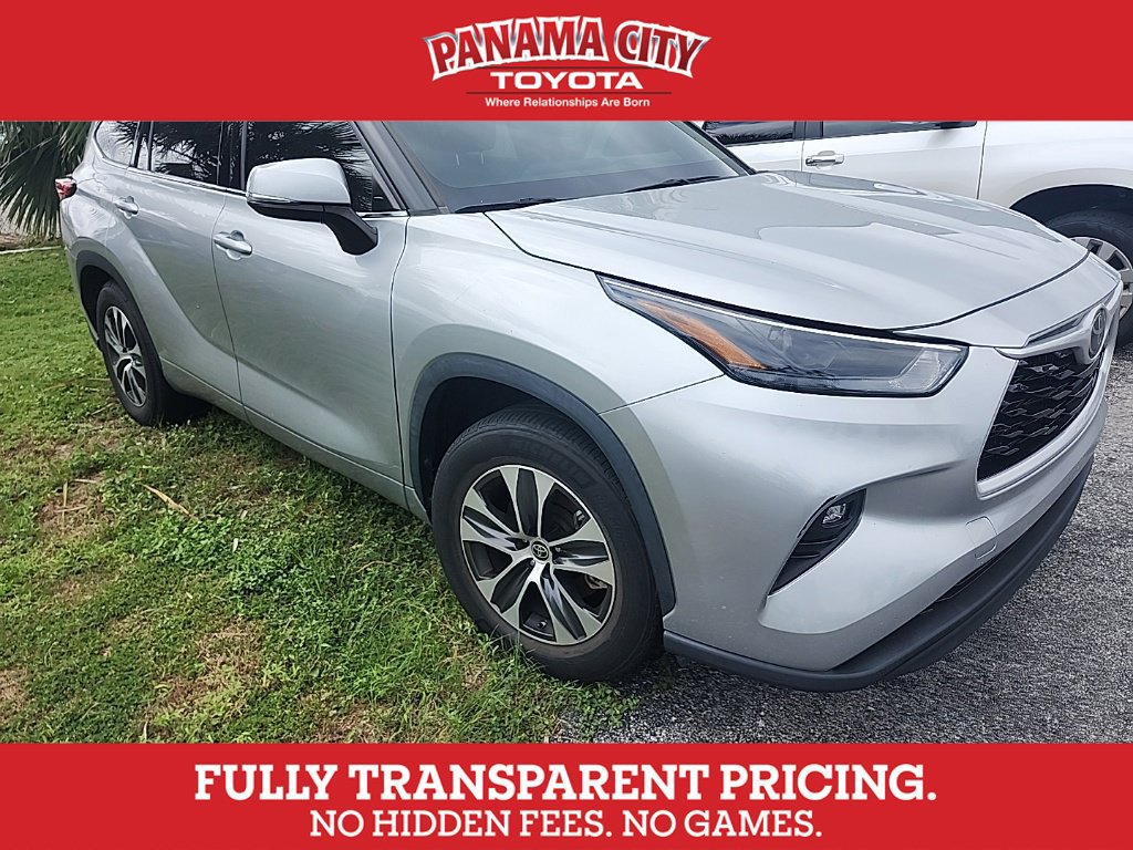 Used 2022 Toyota Highlander XLE FWD image 1