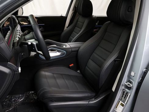 Certified 2026 Mercedes-Benz GLS 450 4MATIC image 10