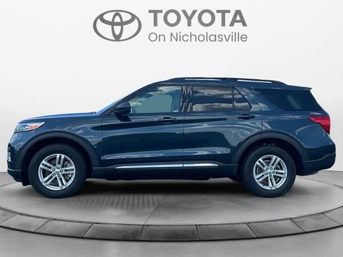 Used 2022 Ford Explorer XLT w/ Class IV Trailer Tow Package AWD/4WD image 2