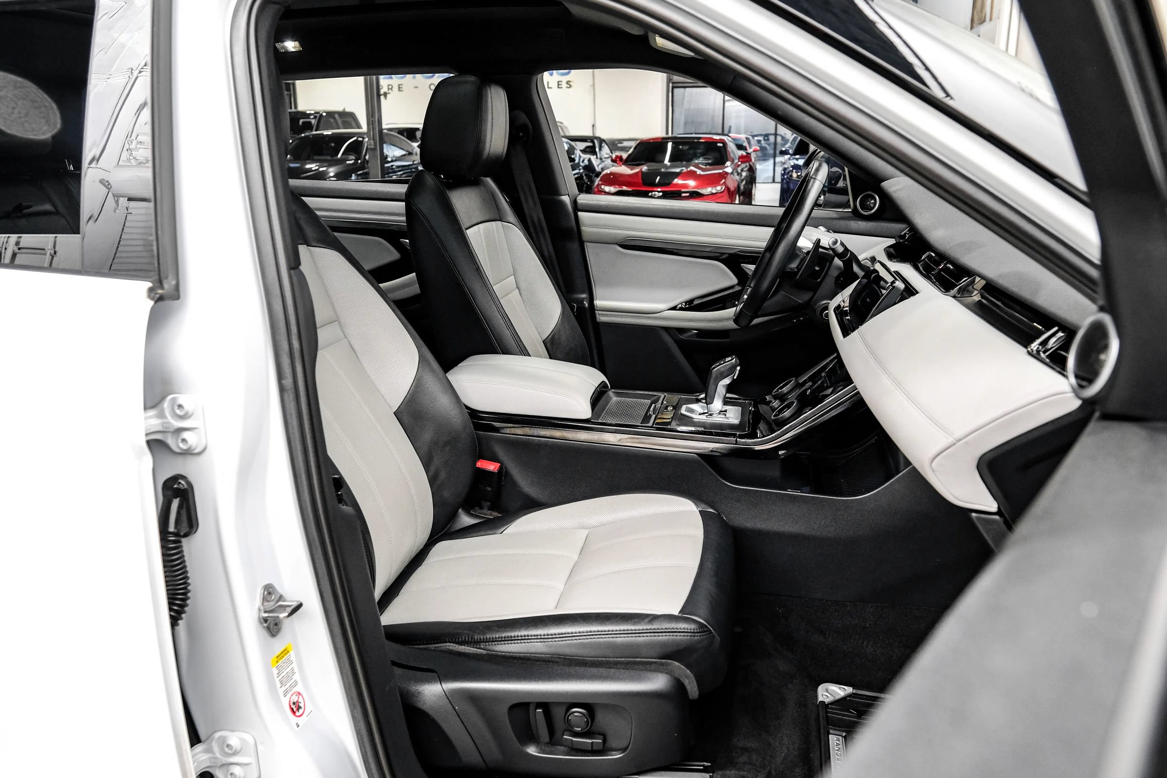 Used 2020 Land Rover Range Rover Evoque First Edition AWD/4WD image 38