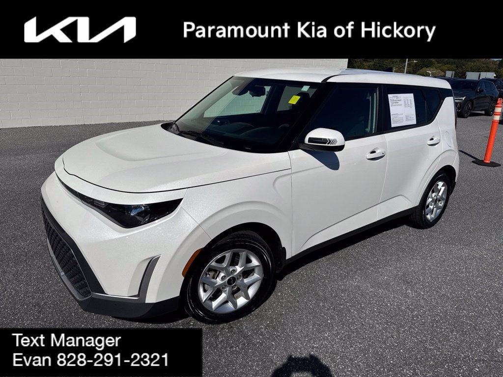Used 2023 Kia Soul S FWD image 1