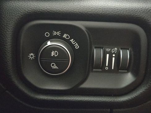 Used 2022 RAM 1500 Laramie RWD image 24
