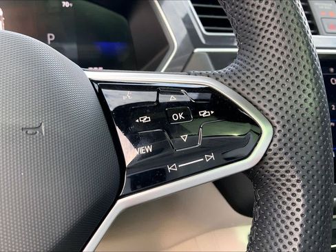 Used 2024 Volkswagen Tiguan SE R-Line image 24