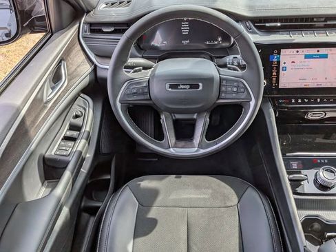 New 2026 Jeep Grand Cherokee Altitude AWD/4WD image 15