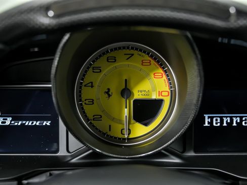 Used 2021 Ferrari F8 Tributo RWD image 28