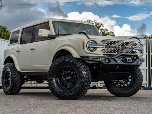 New 2025 Ford Bronco Badlands AWD/4WD image 1