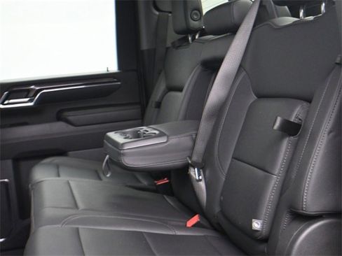 Used 2024 Chevrolet Silverado 3500 LTZ w/ LTZ Convenience Package image 19