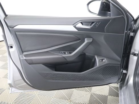 Used 2025 Volkswagen Jetta Sport image 37