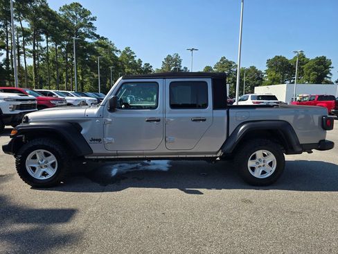 Used 2020 Jeep Gladiator Sport w/ Quick Order Package 24S AWD/4WD image 2