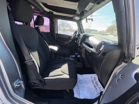 Used 2015 Jeep Wrangler Unlimited Sport w/ Mopar Black Appearance Group image 23