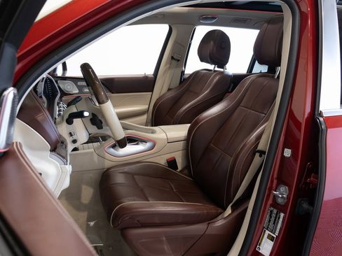 Used 2021 Mercedes-Benz Maybach GLS 600 4MATIC image 24