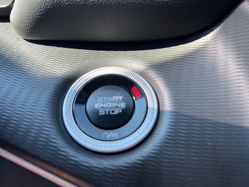 Used 2024 Jeep Grand Cherokee Altitude image 23