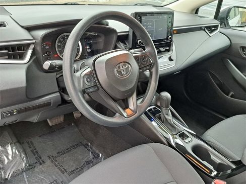 Used 2022 Toyota Corolla LE image 7