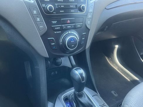Used 2017 Hyundai Santa Fe SE AWD/4WD image 20