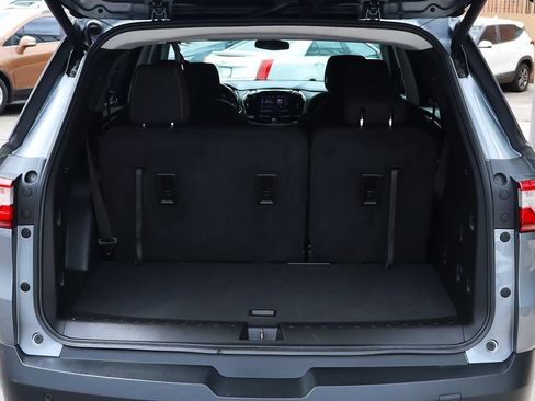 Used 2021 Chevrolet Traverse LT FWD image 23