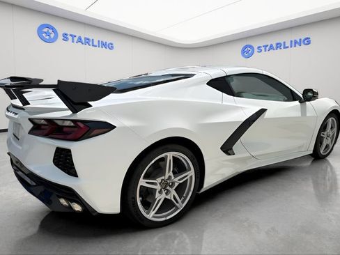 Used 2023 Chevrolet Corvette Stingray Coupe w/ 1LT RWD image 4