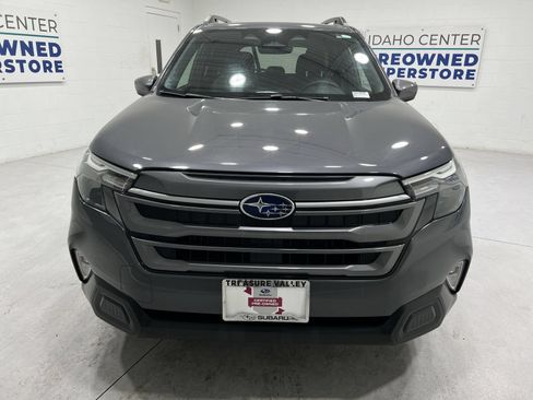 Certified 2025 Subaru Forester Premium AWD/4WD image 3