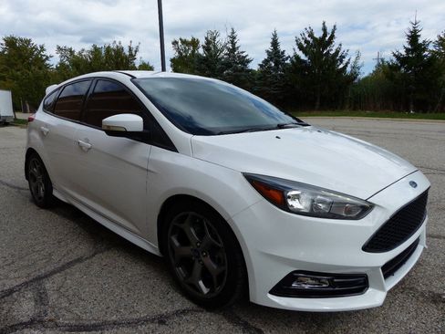 Used 2017 Ford Focus ST FWD image 12