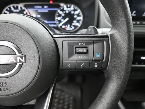 Used 2023 Nissan Rogue SV image 7