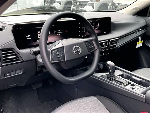 Used 2026 Nissan Sentra SV w/ Floor Mat Package FWD image 8