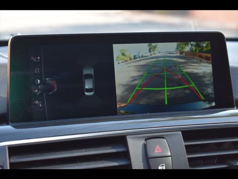 Used 2017 BMW 330i Sedan RWD image 10