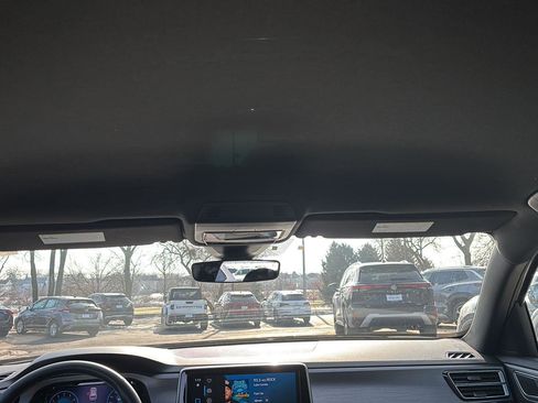 Used 2025 Volkswagen Atlas Cross Sport SE image 9