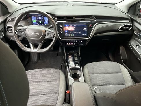 Certified 2023 Chevrolet Bolt EUV LT w/ Comfort Package FWD image 4