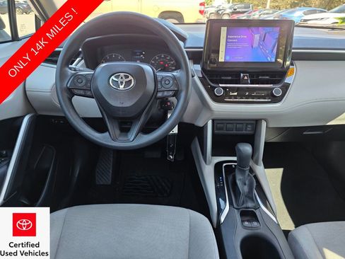 Used 2025 Toyota Corolla Cross L image 7