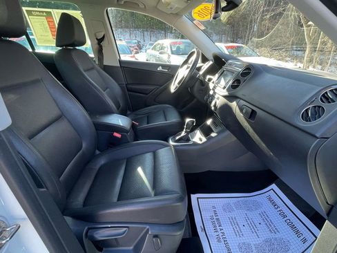 Used 2016 Volkswagen Tiguan SE image 30