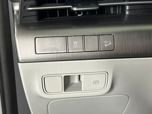 Used 2025 Hyundai Kona SEL image 19