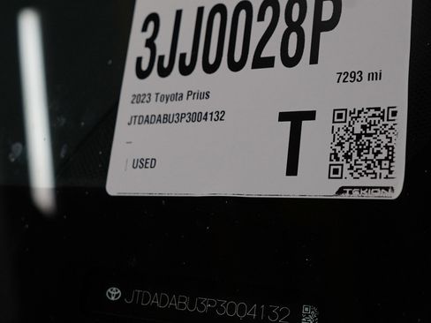 Used 2023 Toyota Prius XLE AWD/4WD image 30