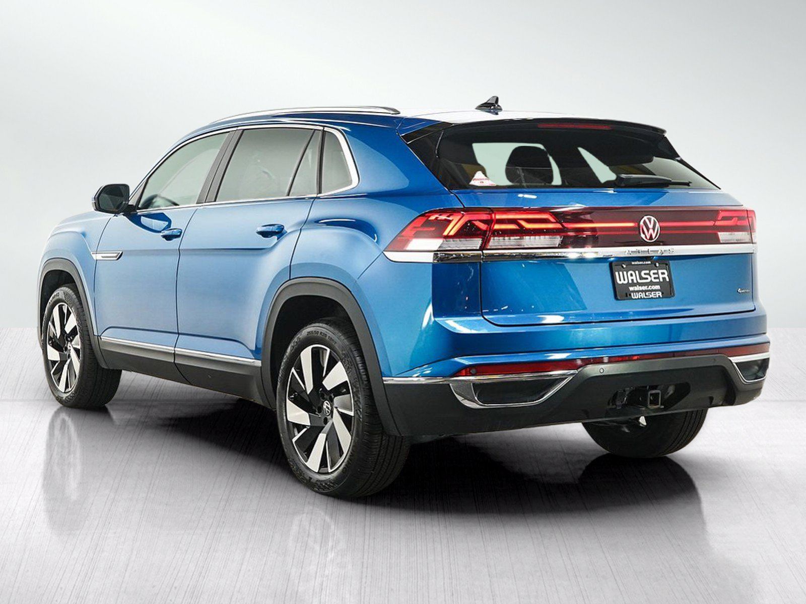 Used 2024 Volkswagen Atlas Cross Sport SEL AWD/4WD image 3