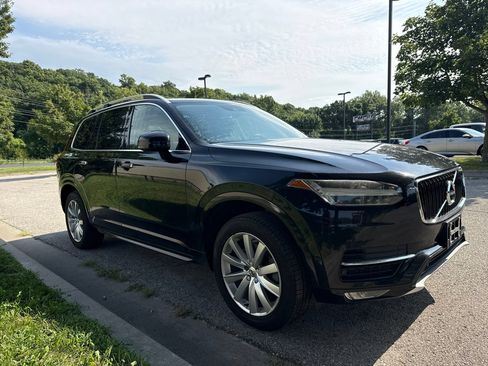 Used 2017 Volvo XC90 T6 Momentum w/ Vision Package AWD/4WD image 3