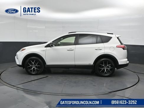 Used 2018 Toyota RAV4 SE AWD/4WD image 7