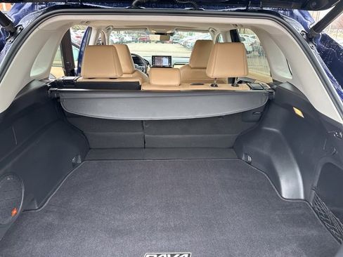 Used 2020 Toyota RAV4 Limited image 12