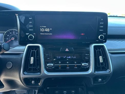 Used 2022 Kia Sorento S w/ Panoramic Sunroof Package FWD image 21