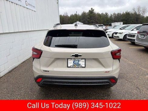 New 2026 Chevrolet Trax RS w/ Driver Confidence Package image 8