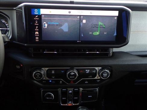 Used 2025 Jeep Wrangler Sport S image 15