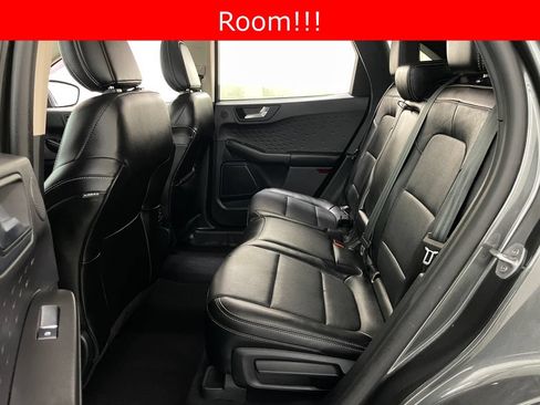 Used 2020 Ford Escape Titanium w/ Titanium Premium Package 2.0 AWD/4WD image 13
