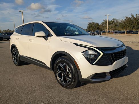 Certified 2023 Kia Sportage LX image 2