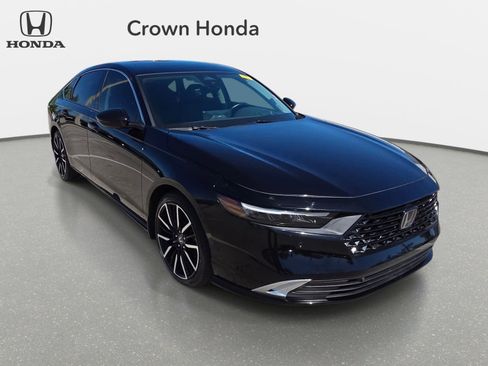 Used 2023 Honda Accord Touring image 7