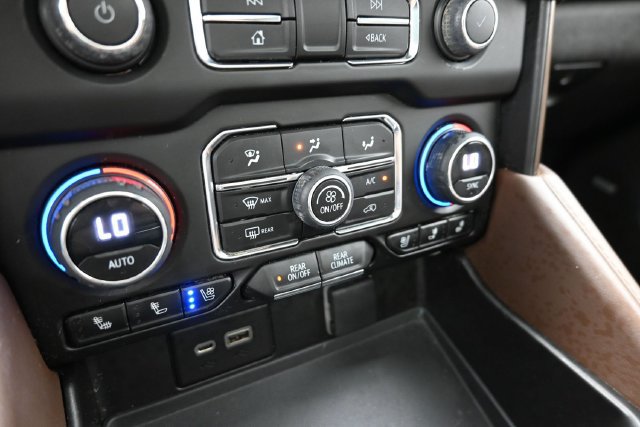 Used 2023 Chevrolet Tahoe High Country AWD/4WD image 32