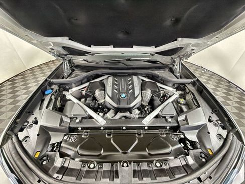 Used 2022 BMW X7 M50i w/ Dynamic Handling Package image 29