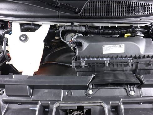 Used 2018 Chevrolet Express 2500 w/ Driver Convenience Package image 32