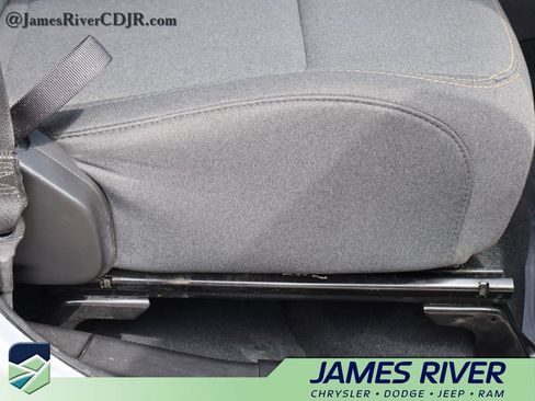 Used 2024 Jeep Gladiator Sport AWD/4WD image 10