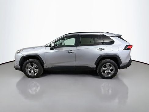 Used 2024 Toyota RAV4 XLE AWD/4WD image 9