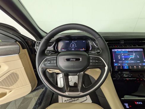 Used 2024 Jeep Grand Cherokee L Limited image 20